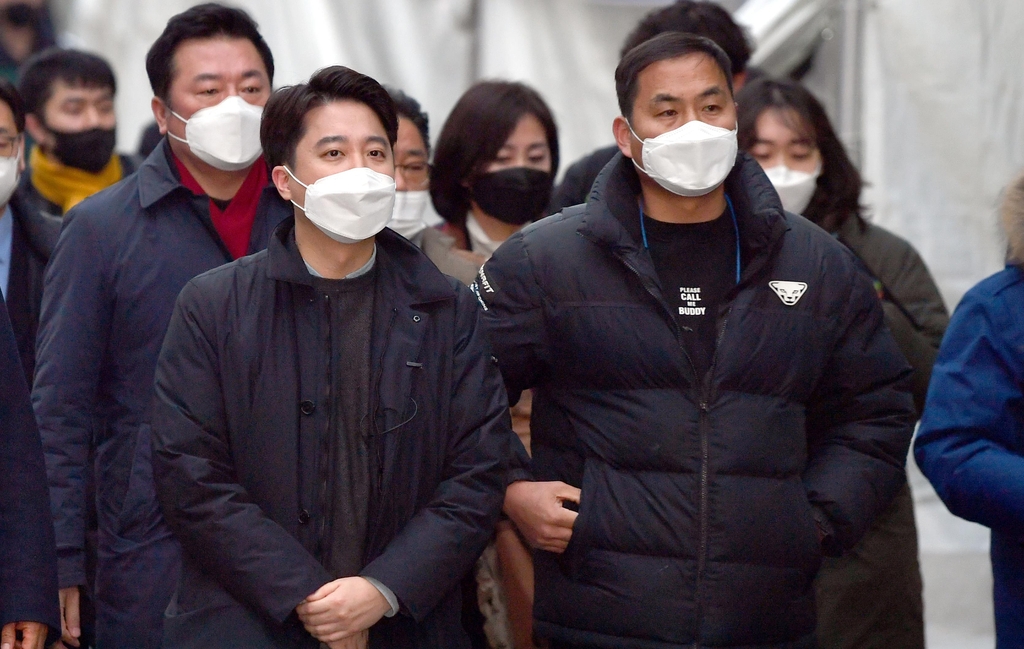 광주 붕괴현장 방문한 이준석 "야당이 할 수 있는 일 하겠다"