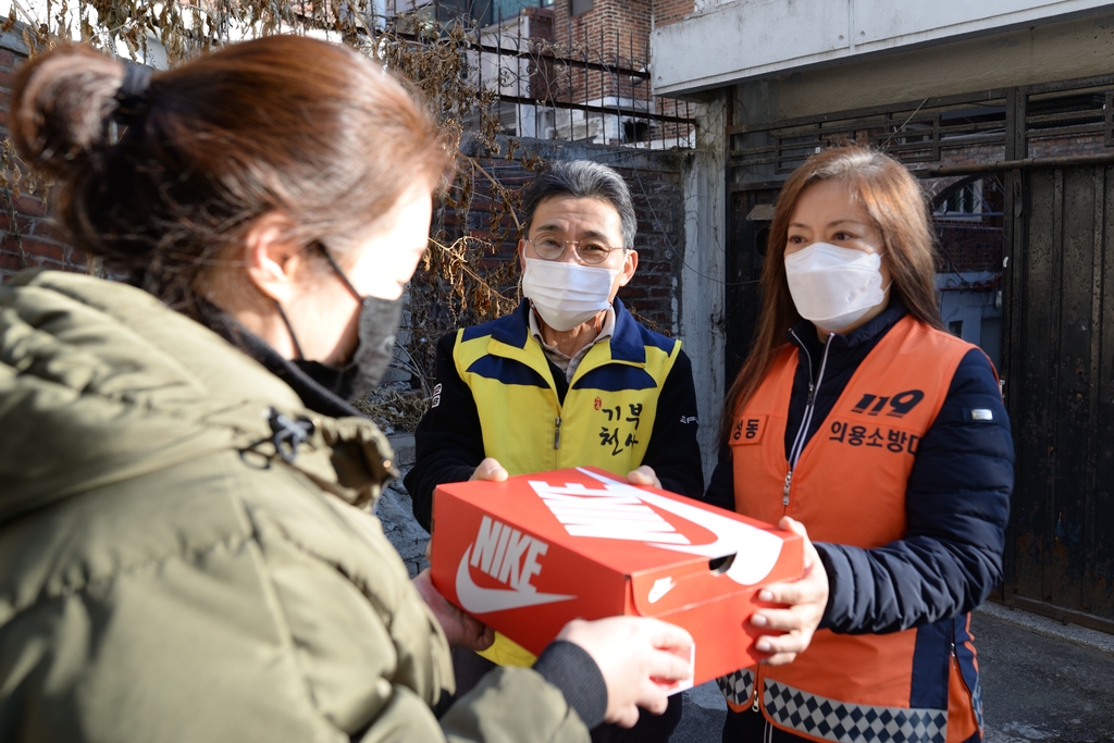 "더 나이들기 전에 보람있는 일 해보려 봉사 시작했죠"