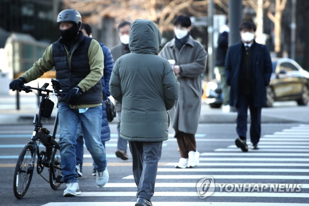 내일 수도권 최대 5㎝ 눈…낮부터 추위 풀려