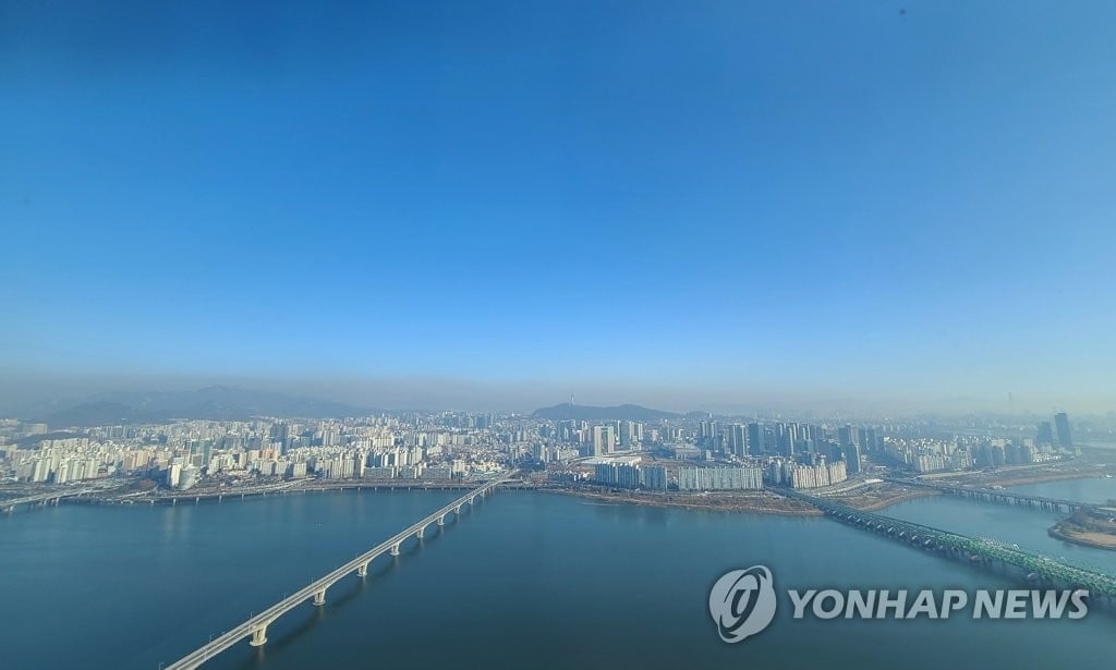 작년 서울 하늘 가장 맑았다…초미세먼지 역대 최저