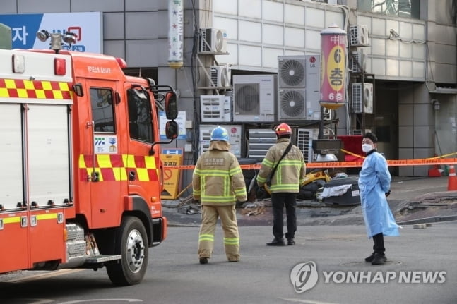 '붕괴위험' 고양 상가건물 정밀진단 착수…"한달 소요"