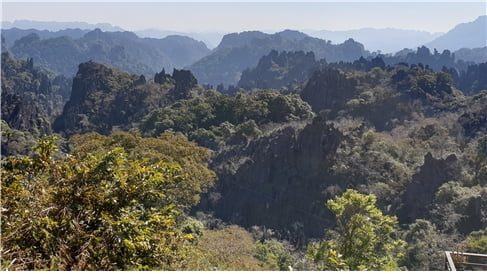 시간이 멈춘 꽁로동굴(Kong Lor Cave)에서 [K-VINA 칼럼]