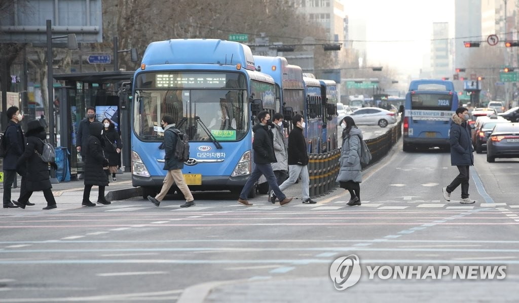 내일 다시 강추위…아침 최저 '-13도', 밤부터 눈