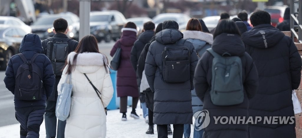 내일 아침도 영하권 강추위…일부지역 10㎝ 이상 눈