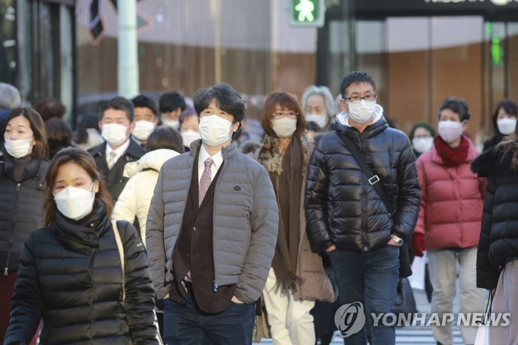 日 신규 확진자 2.5만명 '폭증세'…역대 최다 근접