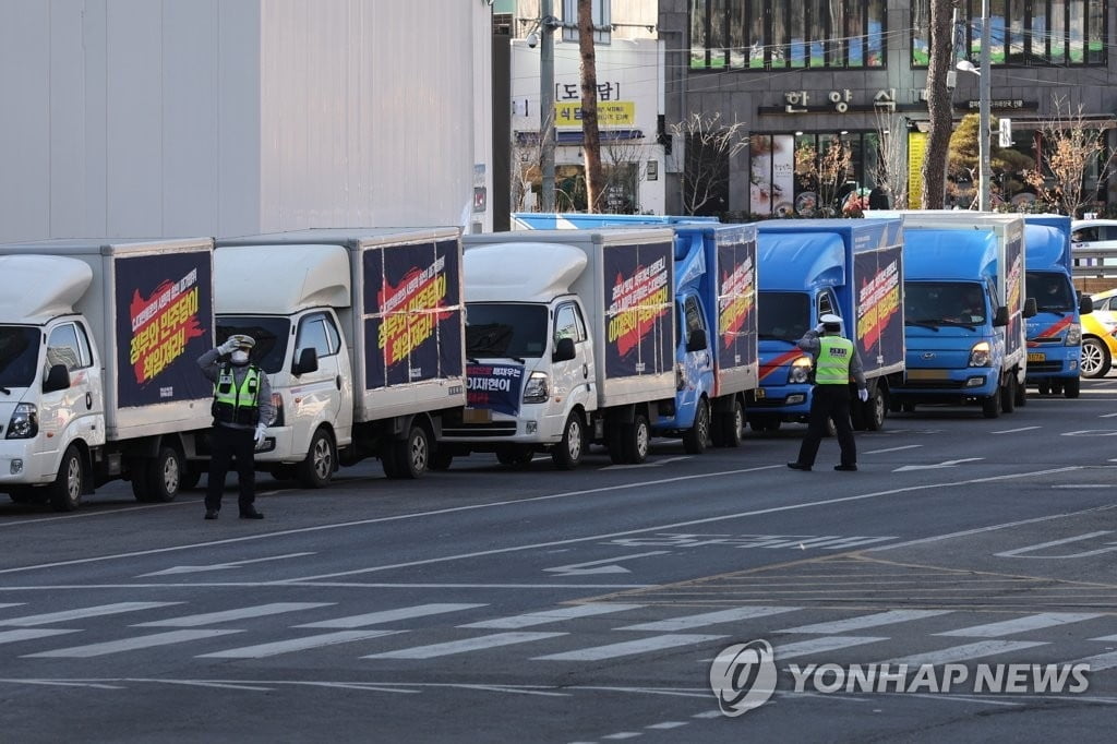 CJ택배 파업 장기화…'설 배송대란 우려' 인력 투입