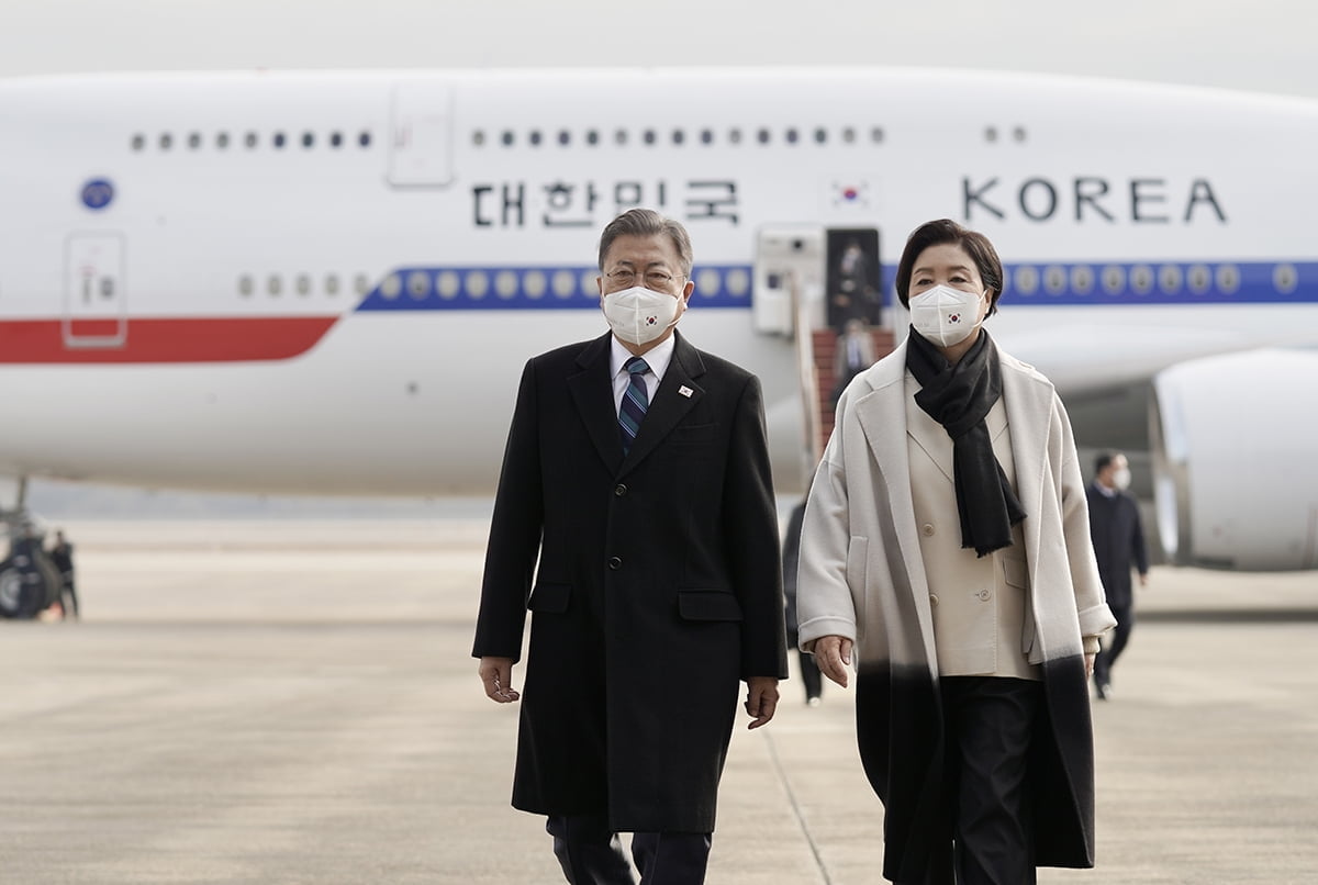 문 대통령, 오늘 오미크론 점검회의…복귀 후 첫 일정