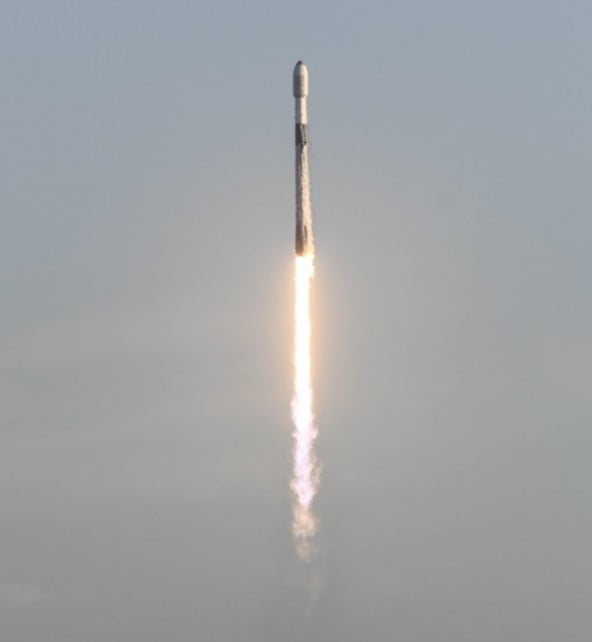 스페이스X 로켓 오는 3월 달과 충돌…"올해는 일주일마다 로켓 발사"