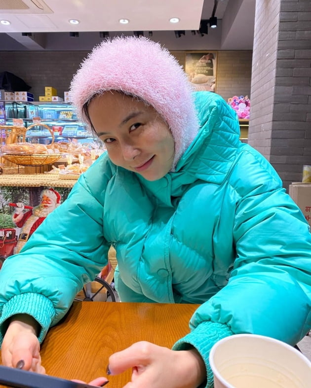 '마이큐♥' 김나영, 알록달록 흰바지에 핑크색 모자…'색감 부자' 패션 센스 [TEN★]