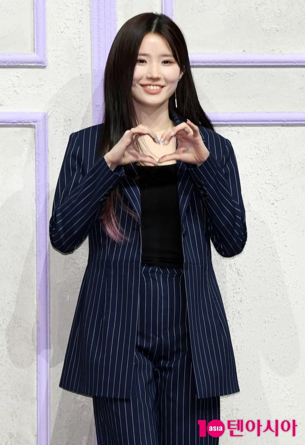 [TEN 포토] 프로미스나인 송하영 '매력적인 미소'