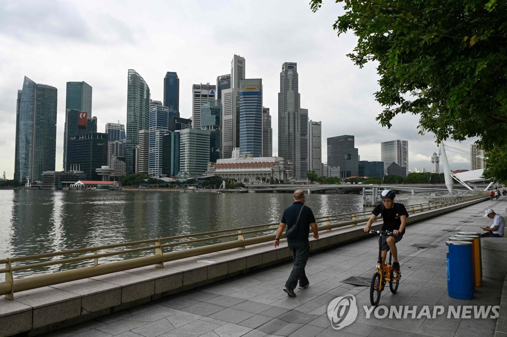 싱가포르, 오미크론 확산에 주간 지역감염 약 두 달만에 증가세