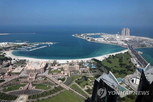 UAE 아부다비 국제공항 피격…두바이 체류 문대통령은 안전(종합2보)