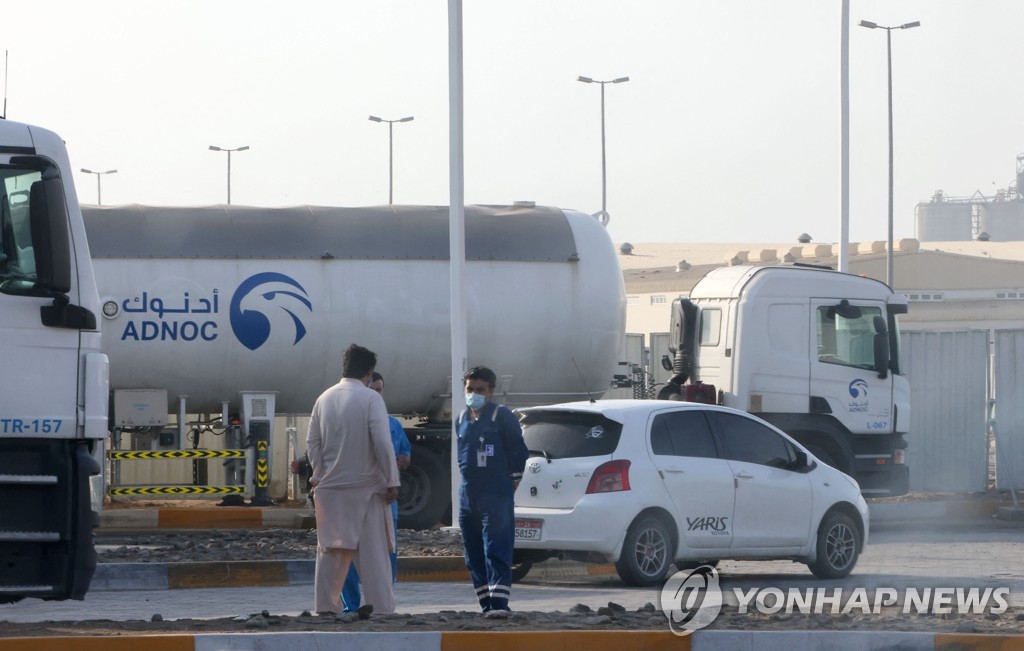 UAE 아부다비 국제공항 피격…두바이 체류 문대통령은 안전(종합2보)