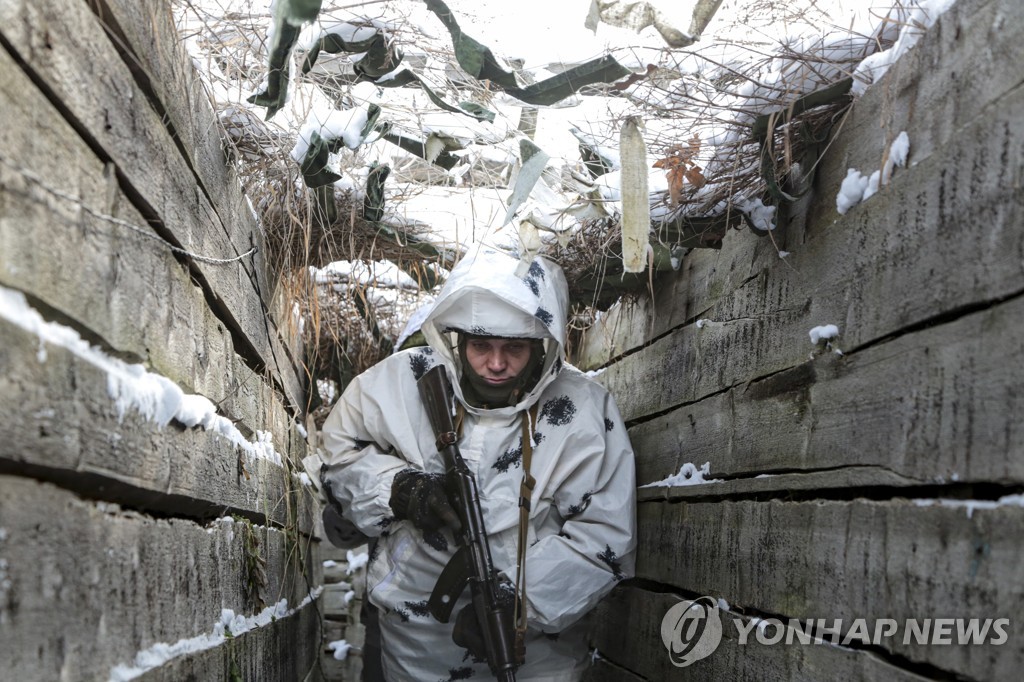 전운 감도는 우크라, 13만명 민병대 조직해 게릴라전 준비