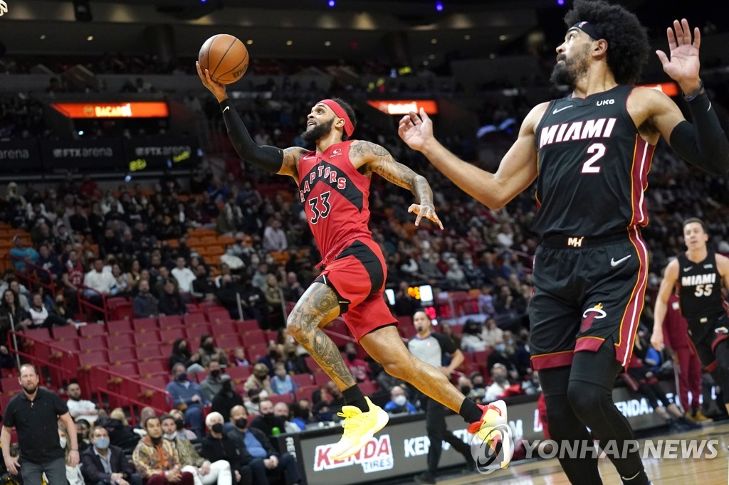 NBA 토론토, 3차 연장 끝 마이애미 4연승 저지