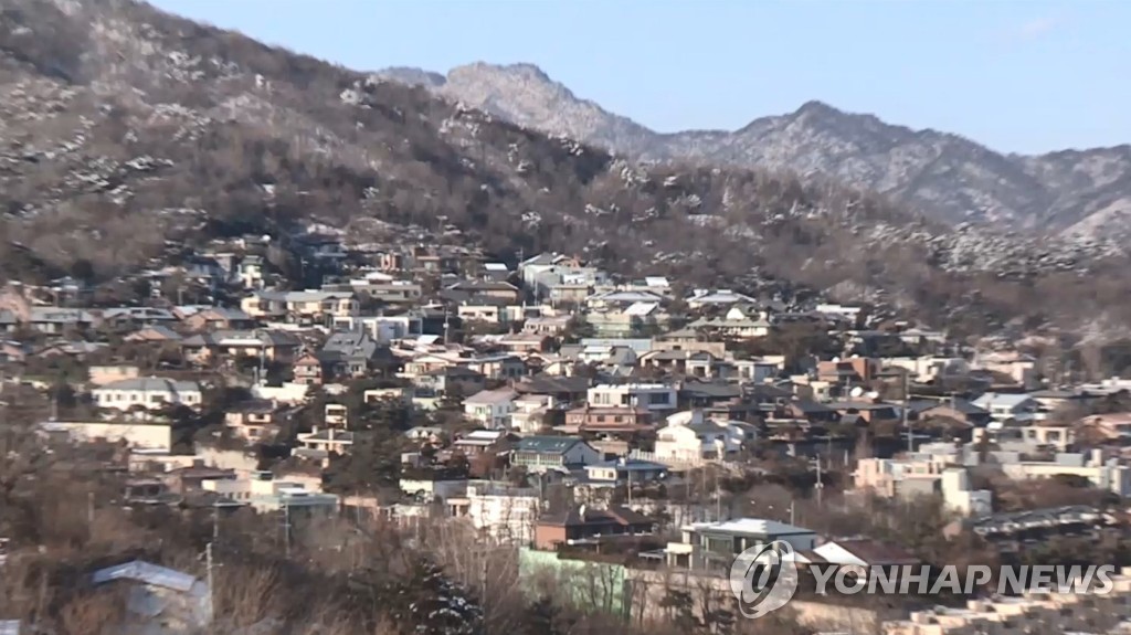 경제공약 대결…李 "기본주택 공급" vs 尹 "신규 분양 확대"