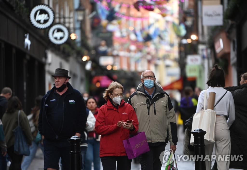 확진자 수직상승으로 새해 시작…미국·유럽, 오미크론발 대유행