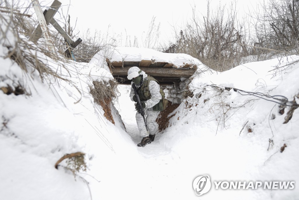 동맹국 불만 직면 독일, 우크라에 군용헬멧 5천개 공급