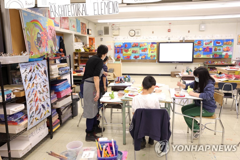 미국, 코로나 검사 차질에 곳곳 대면수업 '없던 일'