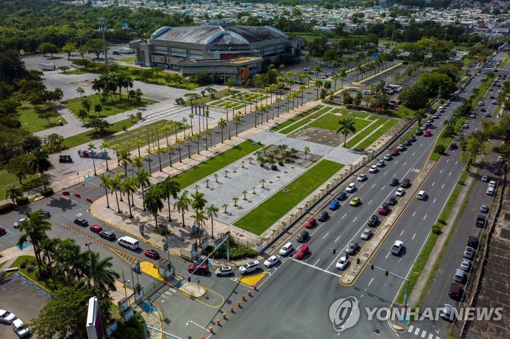 "온순한 오미크론, 집단면역 도울수도"…조심스러운 낙관론