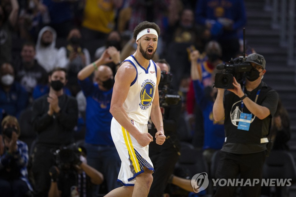 941일 만에 복귀한 톰프슨 17득점…GSW, 클리블랜드 제압