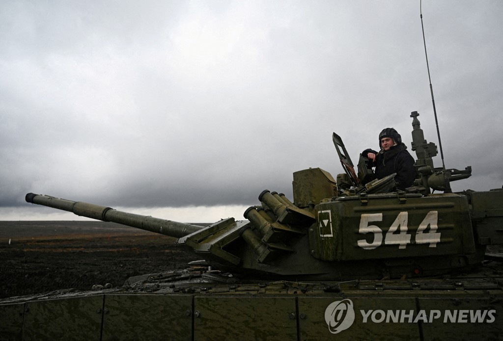 동맹국 불만 직면 독일, 우크라에 군용헬멧 5천개 공급