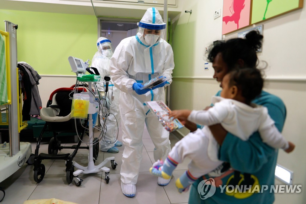 이스라엘 오미크론 '감염 폭풍' 진정 조짐…중증은 계속 늘어