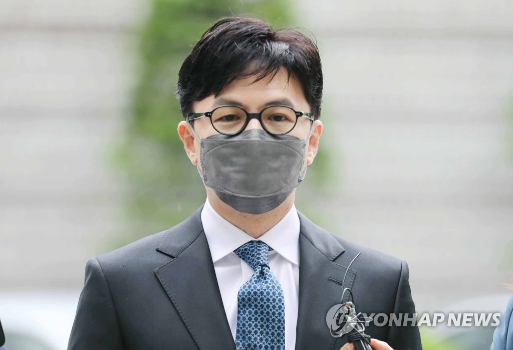 공수처에 가족 통신자료 조회당한 한동훈 "수사방식 정상 아냐"