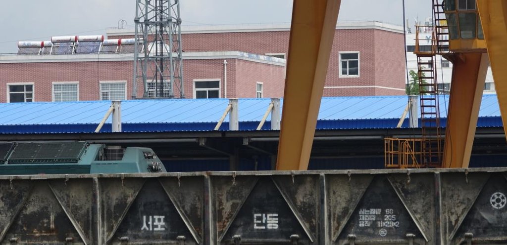 중국 정부 '재개' 확인 속 사흘째 북한 화물열차 단둥 도착(종합)