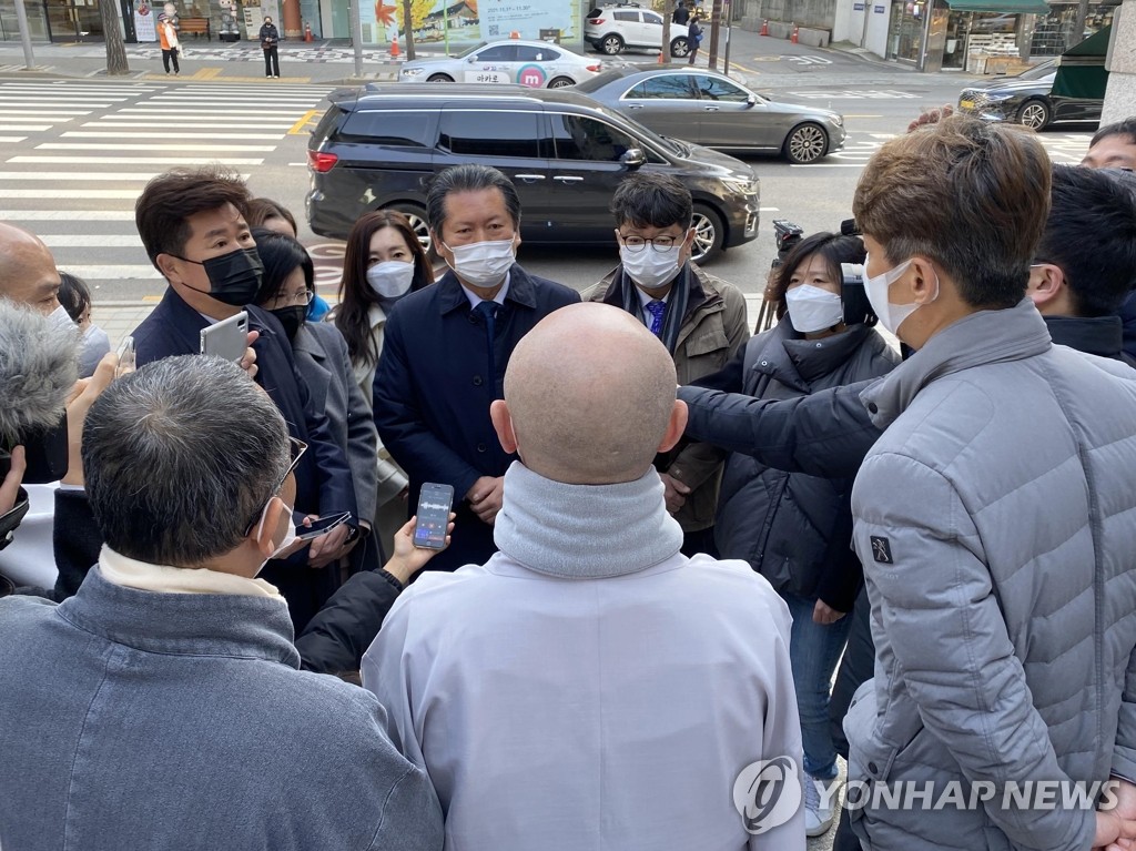 與, 정청래발 '이핵관' 논란에 뒤숭숭…"탈당압박", "내부총질"