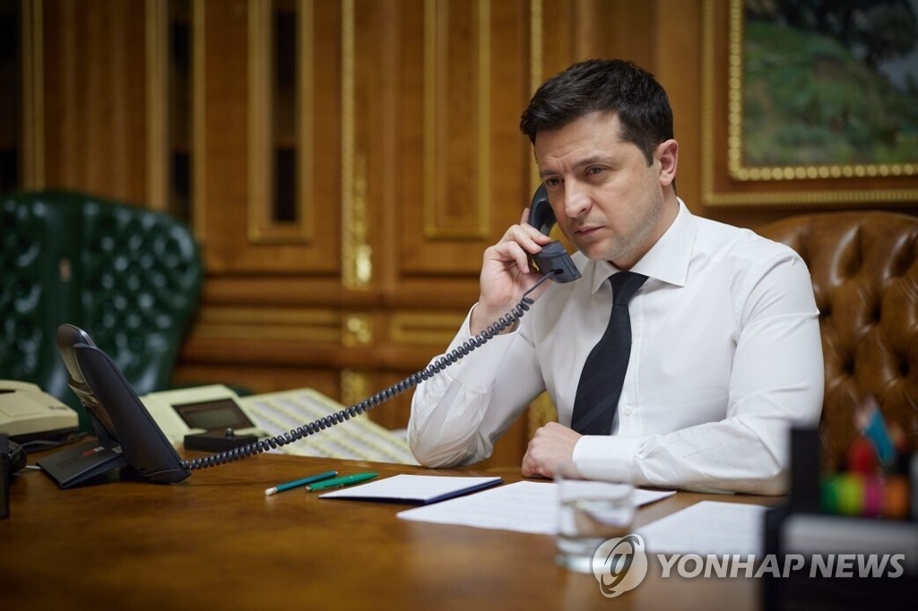 '명운' 걸린 협상서 발언권 없는 우크라…"러와 독자 협상 모색"