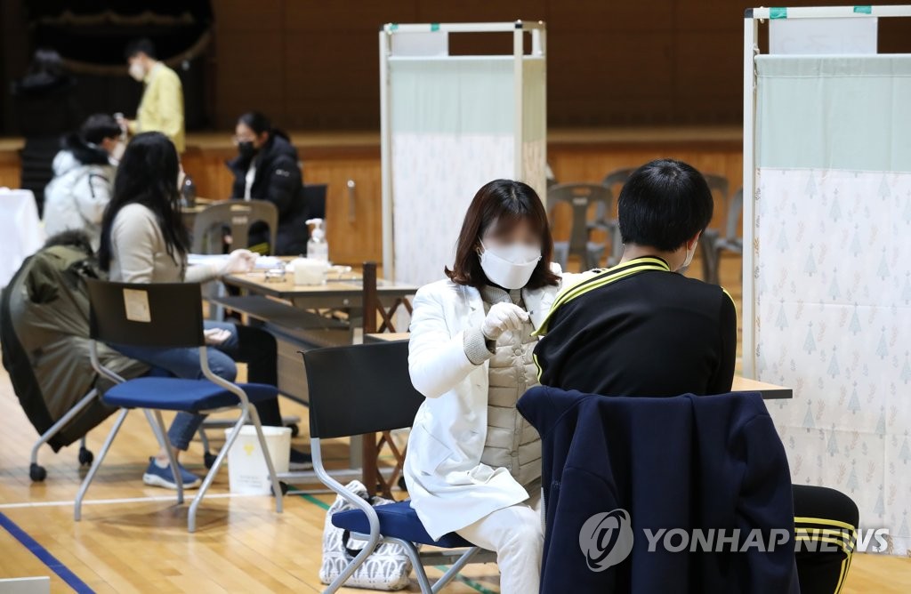 백신 이상반응 학생에 최대 500만원 지원…저소득층 1천만원까지