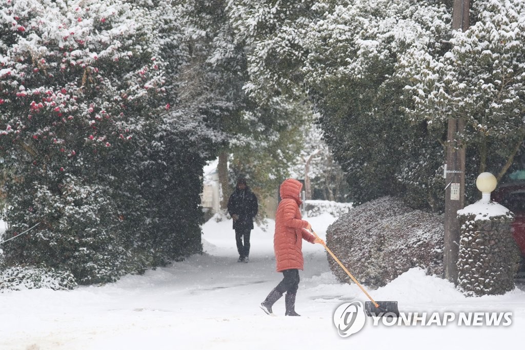 제주 강추위에 12일까지 많은 눈…산지 최대 30㎝ 이상