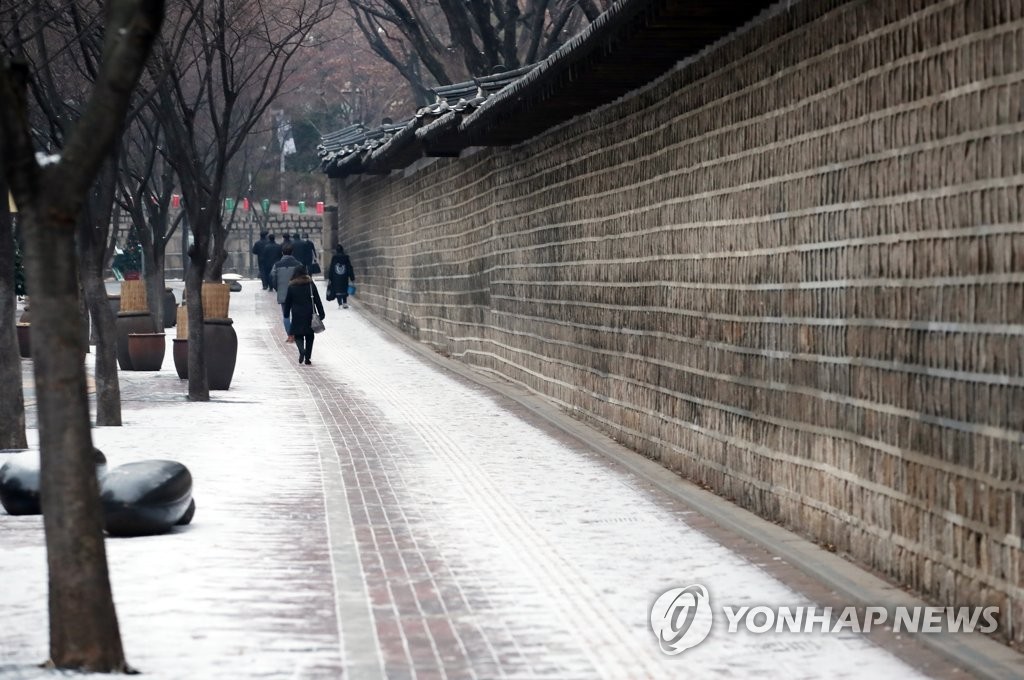 전국 흐리다 차차 맑아져…미세먼지 '보통'