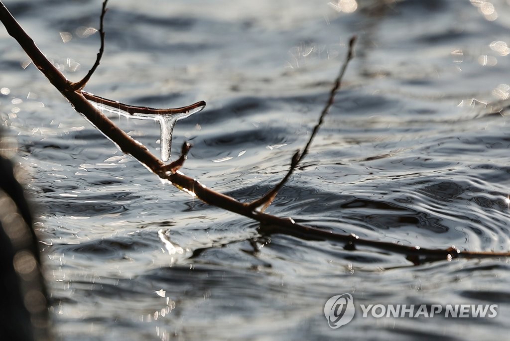 전국 많은 구름 속 '소한'…제주·남해안 비