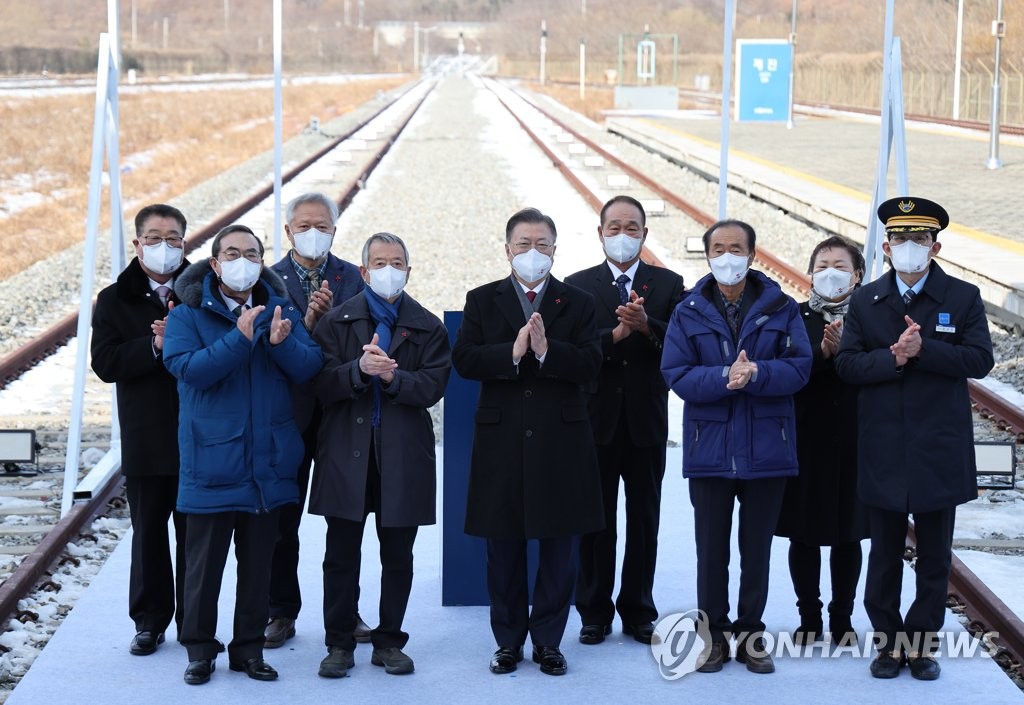 문대통령 "北 발사, 긴장조성 우려있지만…대화 끈 놓아선 안돼"(종합)