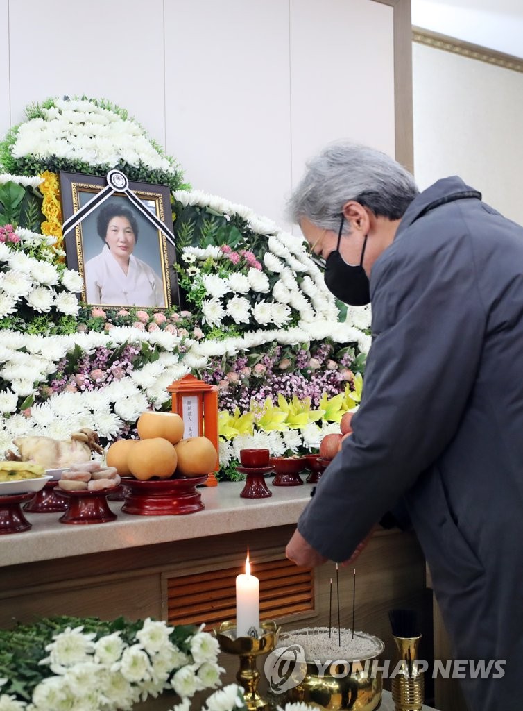 김희중 대주교 "배은심 여사, 하늘에서 우리 위해 기도할 것"