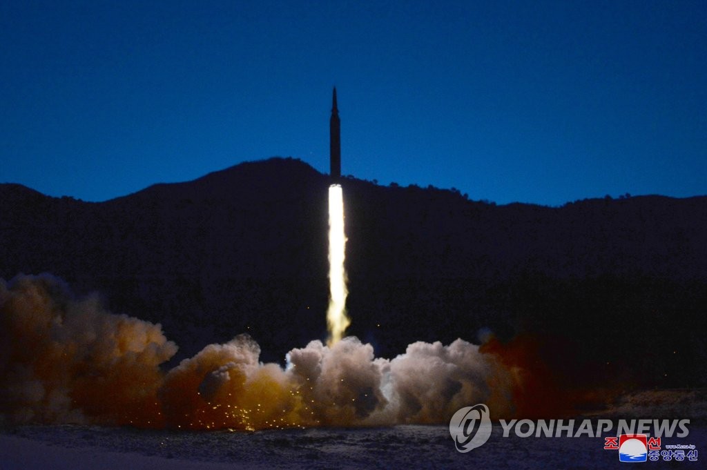 국방부 "북한 쏜 미사일 탐지·요격능력 모두 보유"