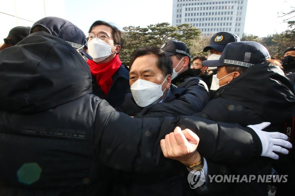 국민의힘, 대검 항의방문…"검찰이 간접살인 책임져야"