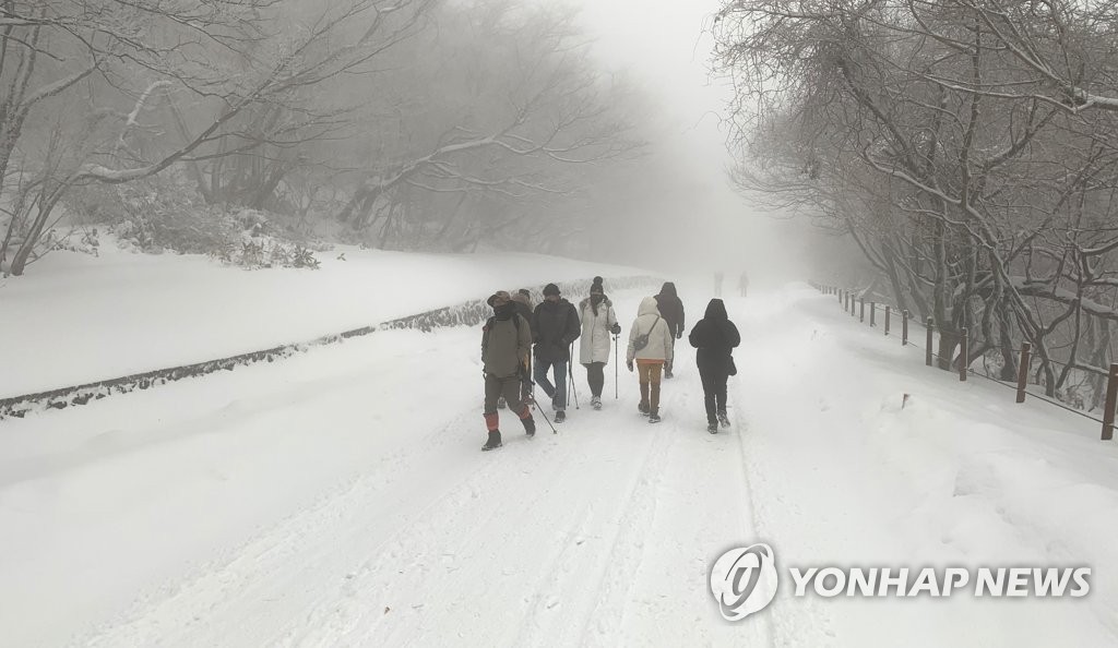 제주 전력수요 이틀 만에 최고치 경신…난방기기 사용 급증