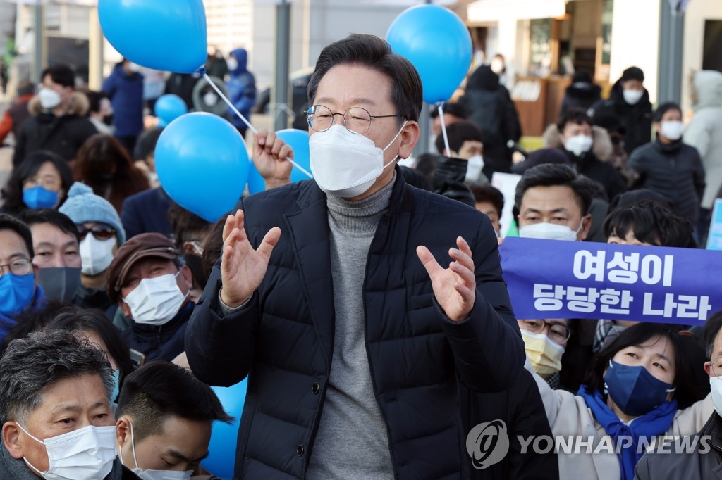 이재명, 청년 간호사들 만나 의료현장 목소리 청취