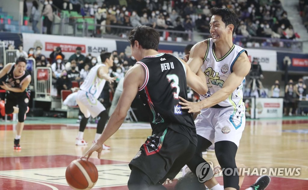 '팀 허웅', 올스타전서 '팀 허훈' 격파…MVP 영예도 허웅