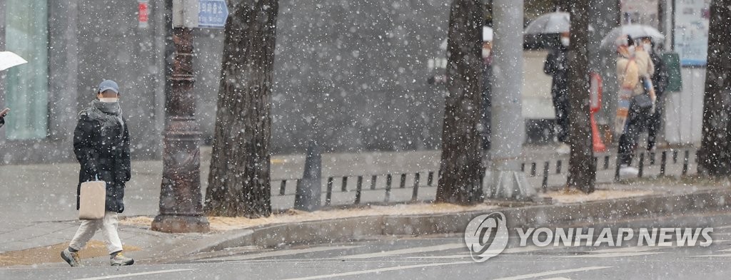 서울시, 내일 수도권 함박눈 예보에 '제설 2단계' 비상근무