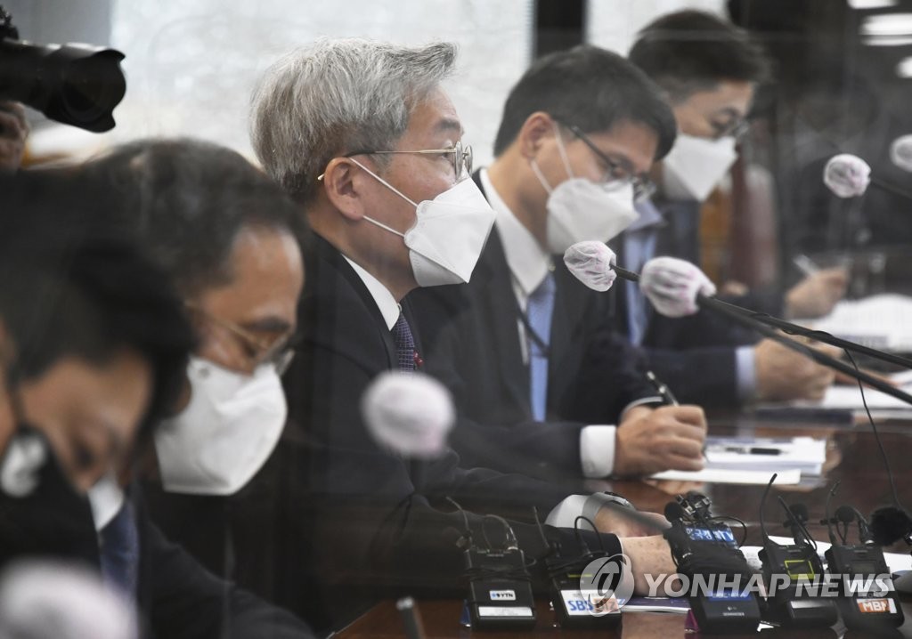 금융위원장 "자영업자 만기연장 3월말 종료하되 코로나 등 고려"(종합)