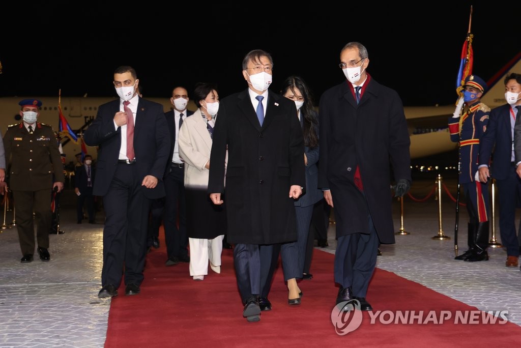 문대통령 "한반도 평화구축 쉽지 않아…임기 마지막까지 정진"