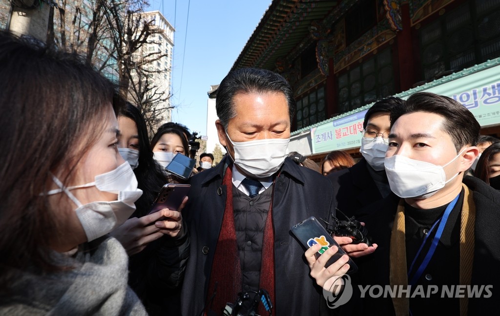 코로나 확산 속 수천명 승려대회…"대통령, 종교편향 사과해야"(종합)