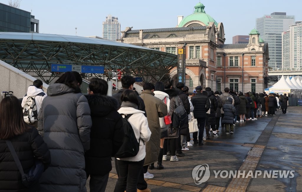 순방 끝낸 文…코로나·북핵·공직기강 등 임기말 난제 '수두룩'