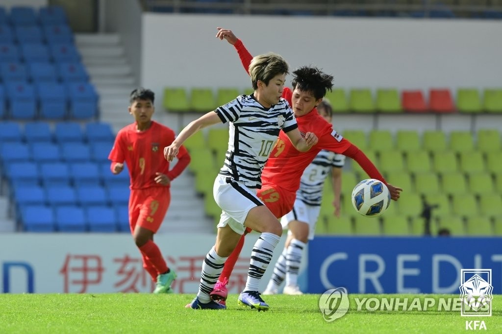 한국 여자축구, 아시안컵 8강 확정…일본과 조 1위 경쟁 남았다