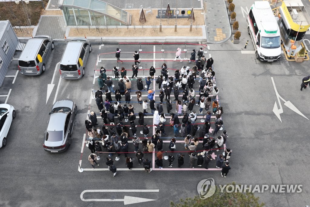 오미크론 확산세, 예상보다 빠르다…"다음달 3만명 이상 갈수도"