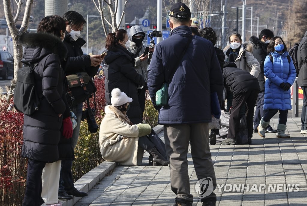 조국 "가족의 시련은 저희가 감당…대선에 집중해달라"